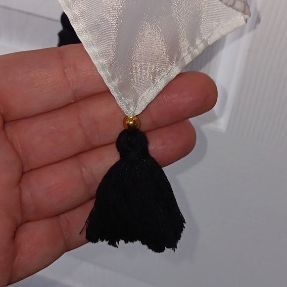 Vince Camuto Floral Black and Pink Kimono Shawl One Size - Picture 3 of 7